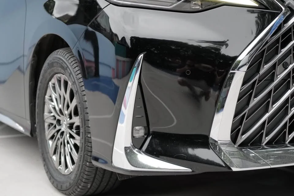 2020 Lexus LM I 2