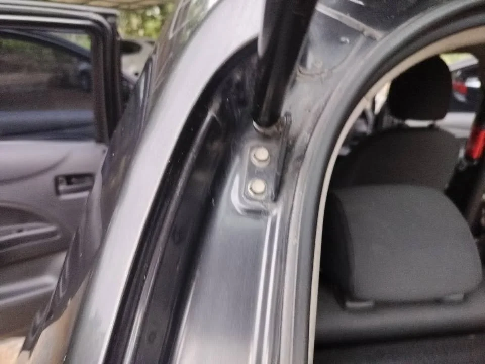 2012 Mitsubishi Mirage VI 2