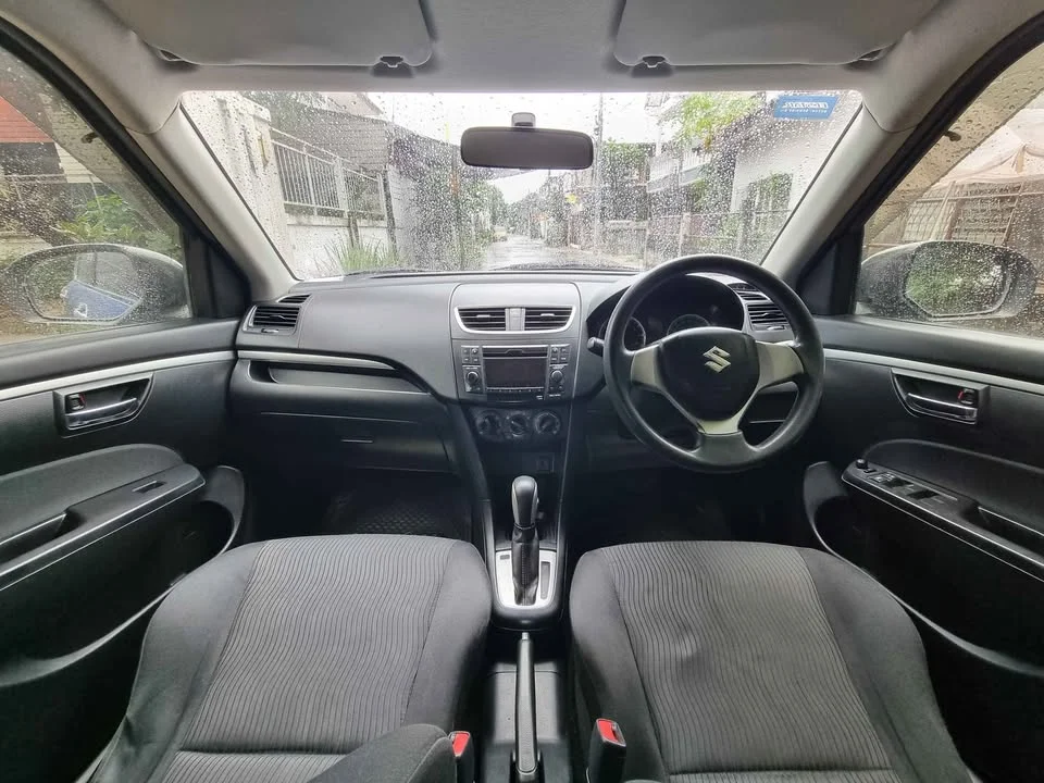 2015 Suzuki Swift II 3