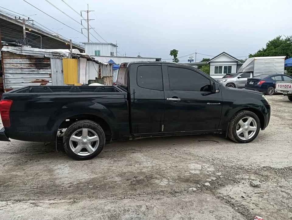 2013 Isuzu D-Max II (RT) 3