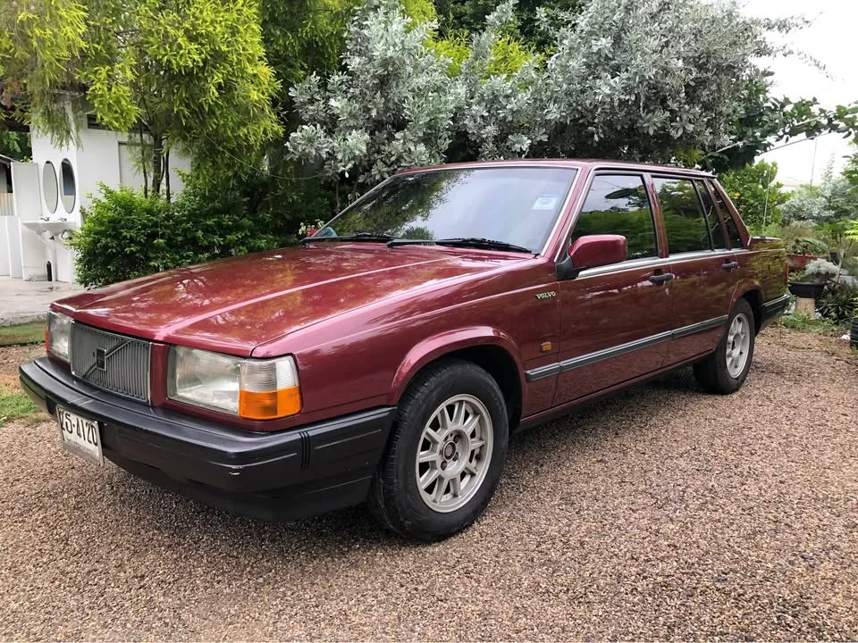 1990 Volvo 900 Series 2