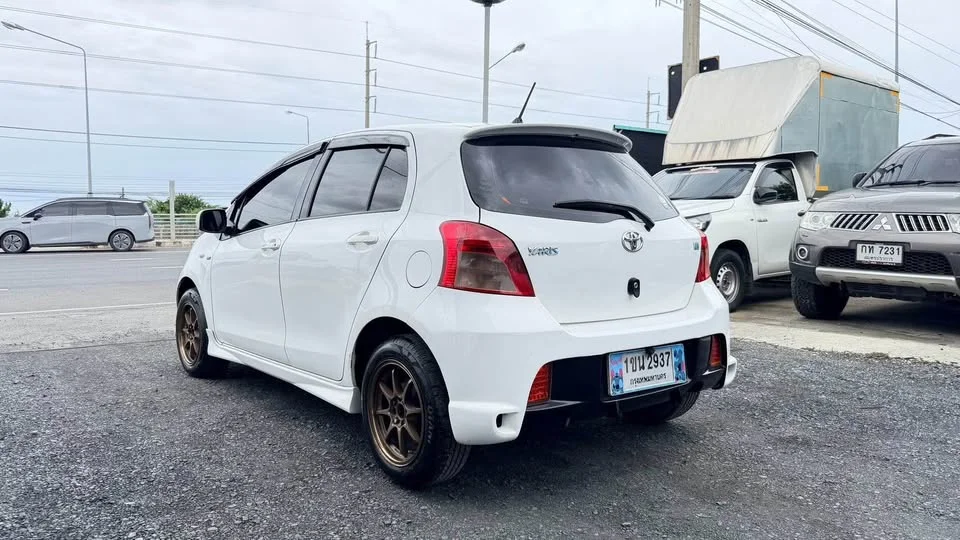 2008 Toyota Yaris II 2