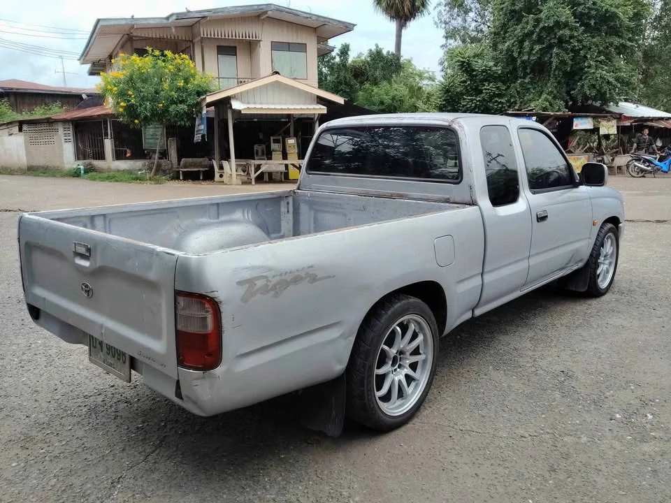 2001 Toyota Hilux Tiger VI 2