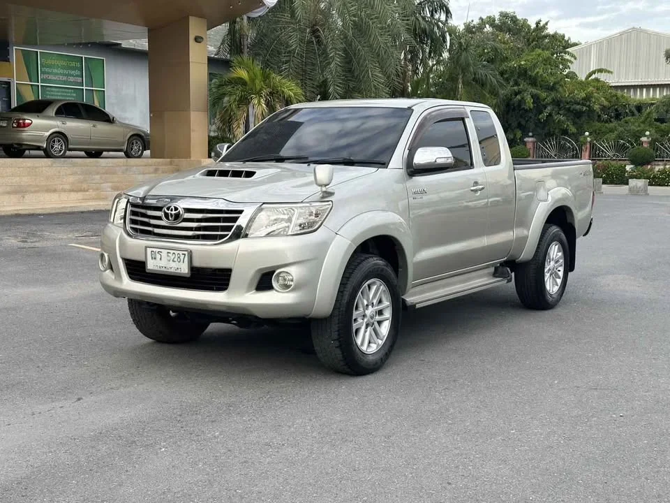 2012 Toyota Hilux VII 2