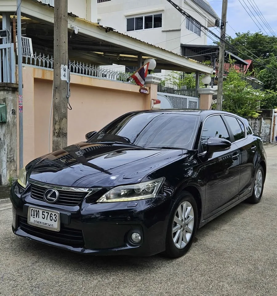 2011 Lexus CT A10 2
