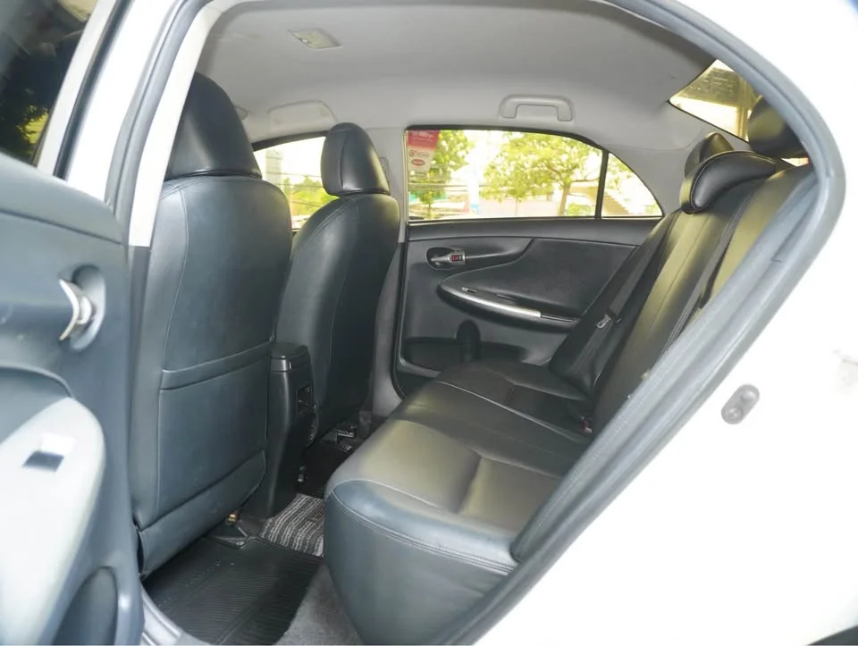 2012 Toyota Corolla Altis X (E140) 3