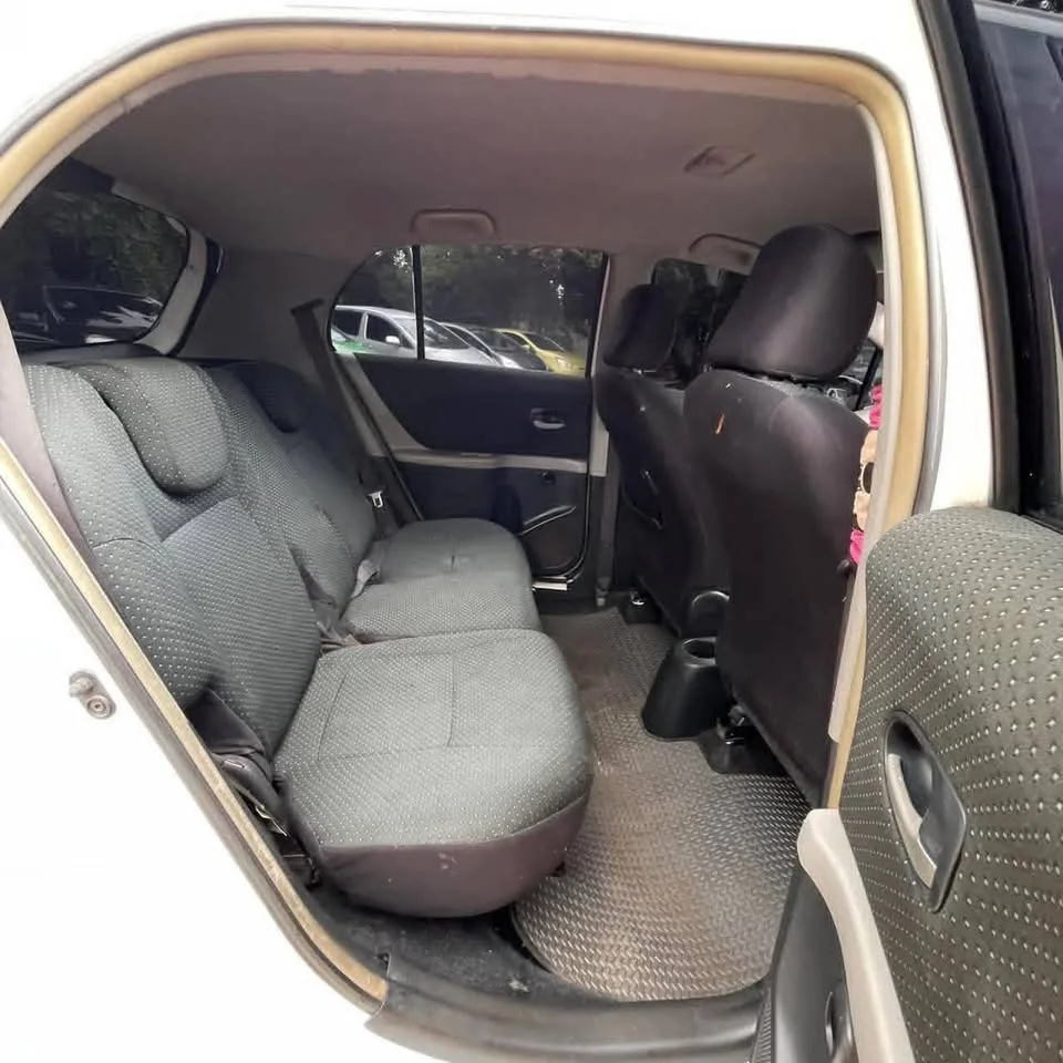2006 Toyota Yaris II 2