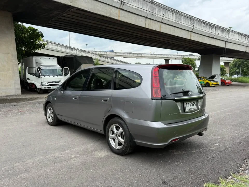 2004 Honda Stream I 2