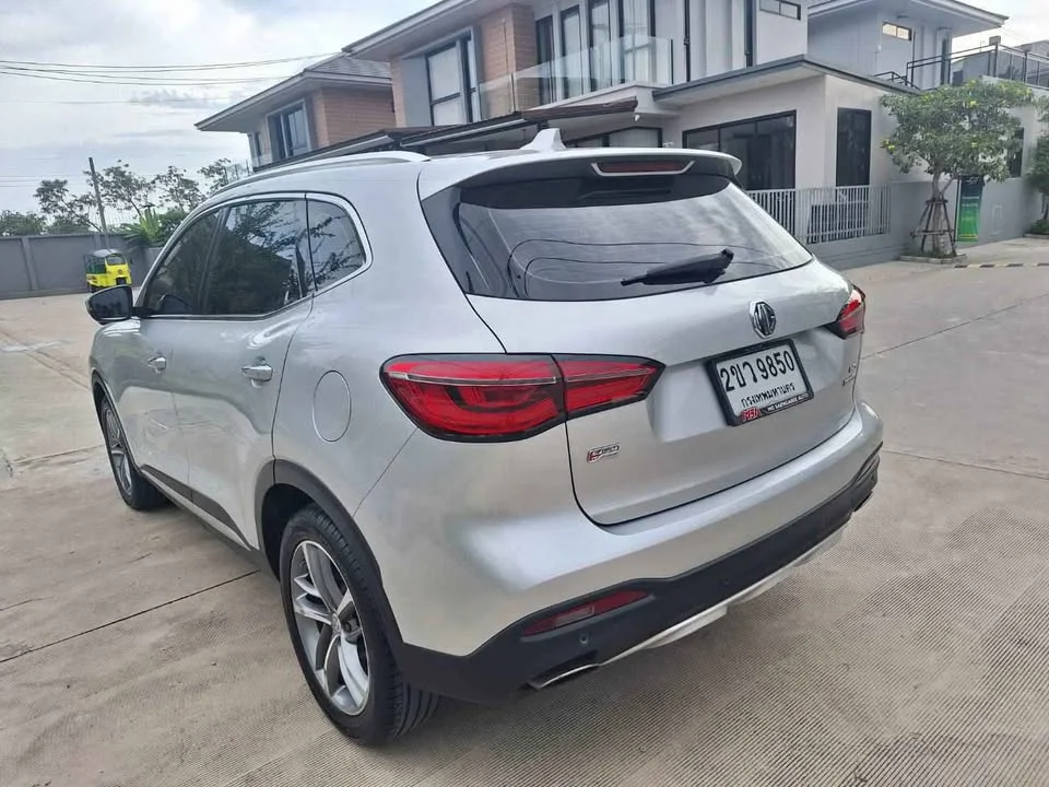 2021 MG HS 3