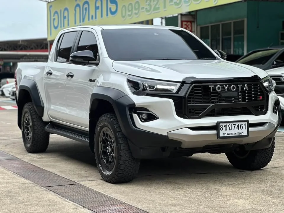2024 Toyota Hilux VIII 2