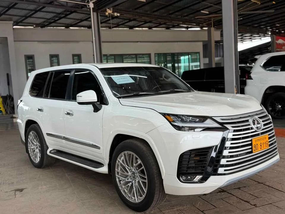 2013 Lexus LX IV 2