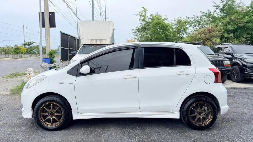 2008 Toyota Yaris II 3