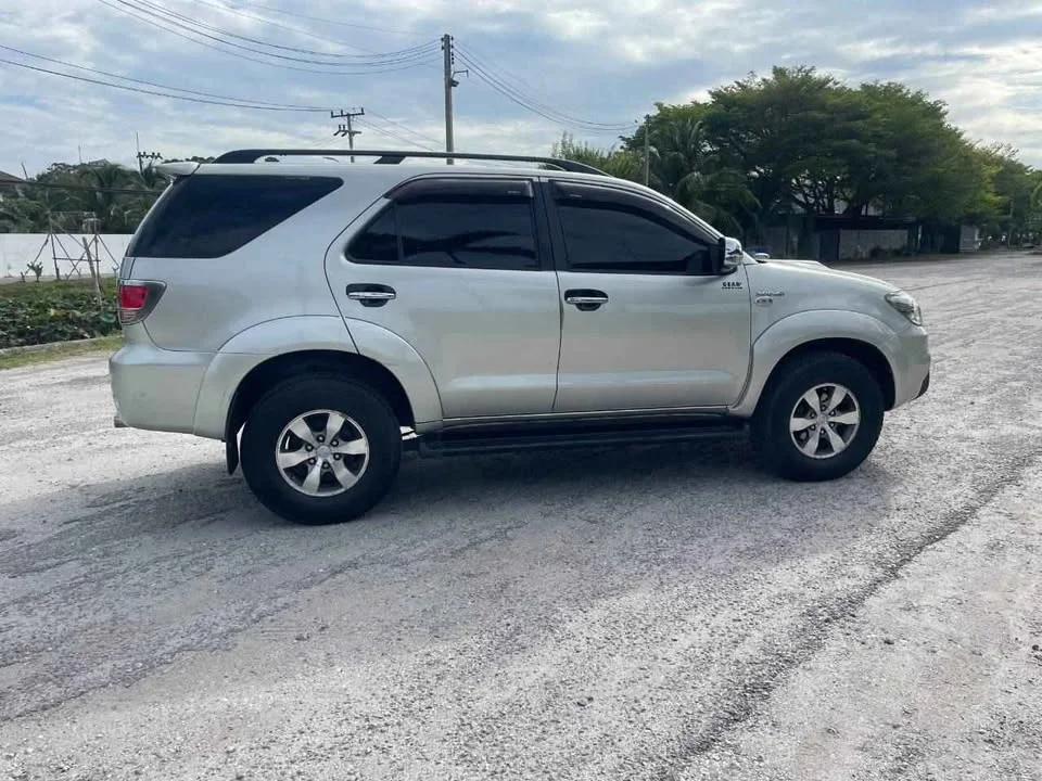 2007 Toyota Fortuner I 3