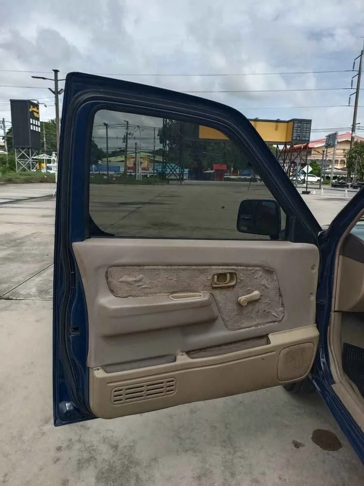 2001 Nissan Frontier I 2