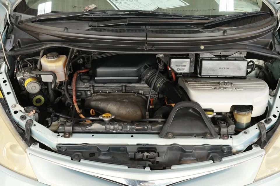 2004 Toyota Estima II 3