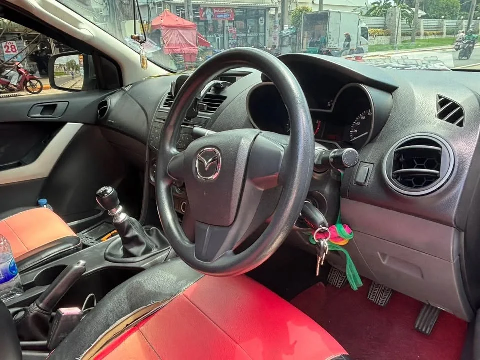 2013 Mazda BT-Series II 3