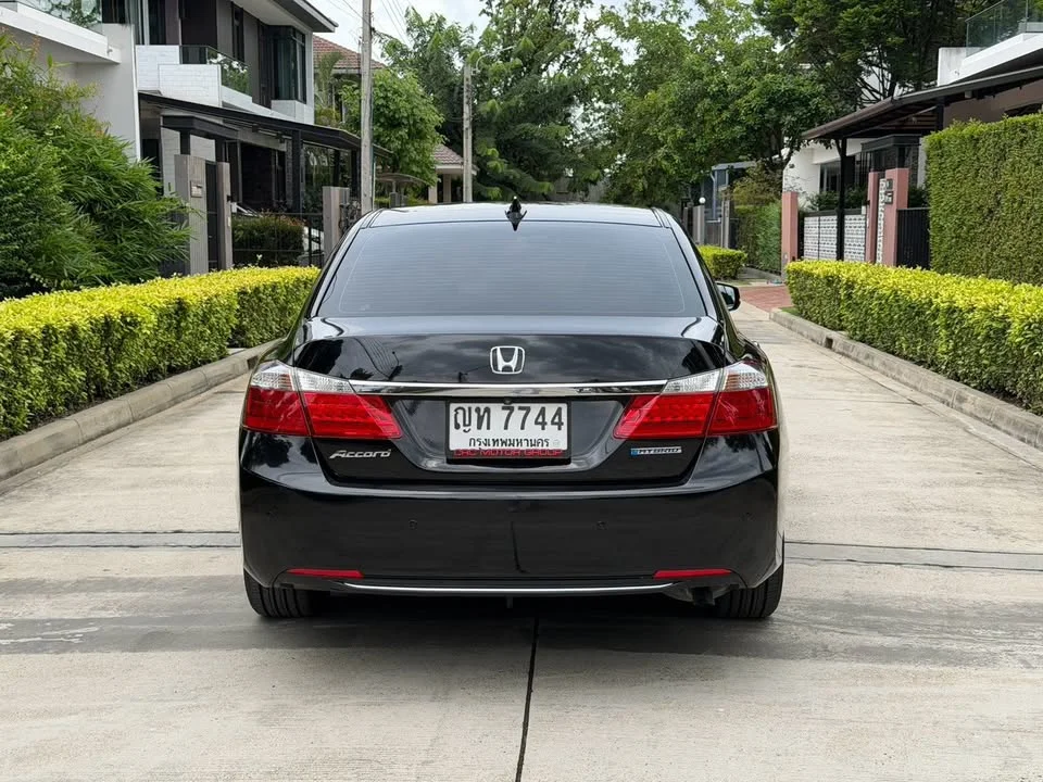 2014 Honda Accord IX 3