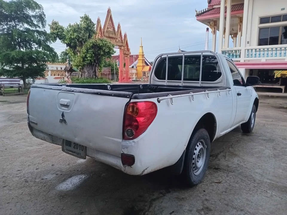 2012 Mitsubishi Triton IV 2