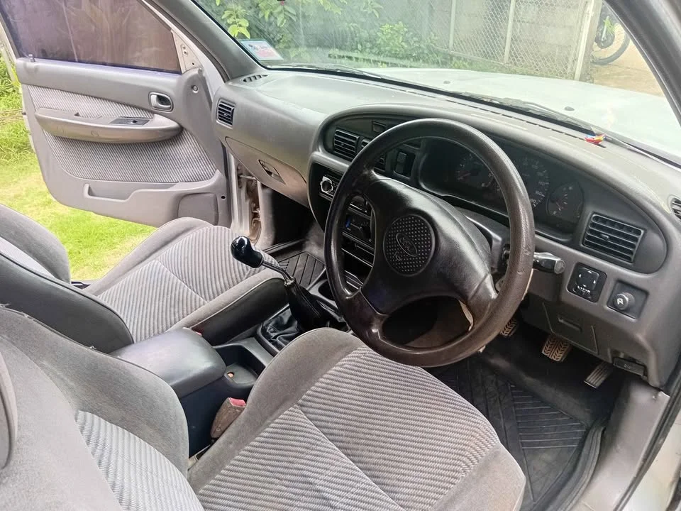 1999 Mazda 2500 Fighter V 3