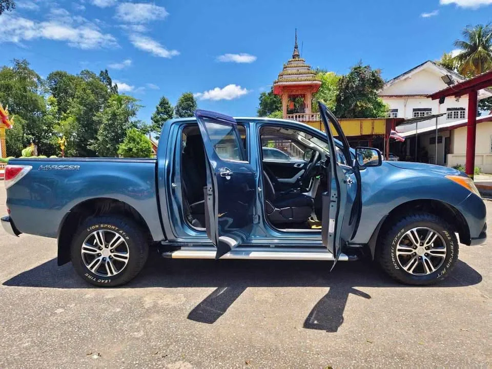 2013 Mazda BT-Series II 2