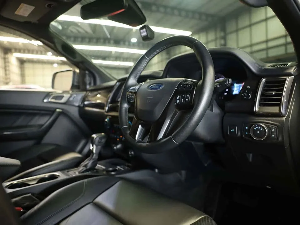 2019 Ford Everest II 2
