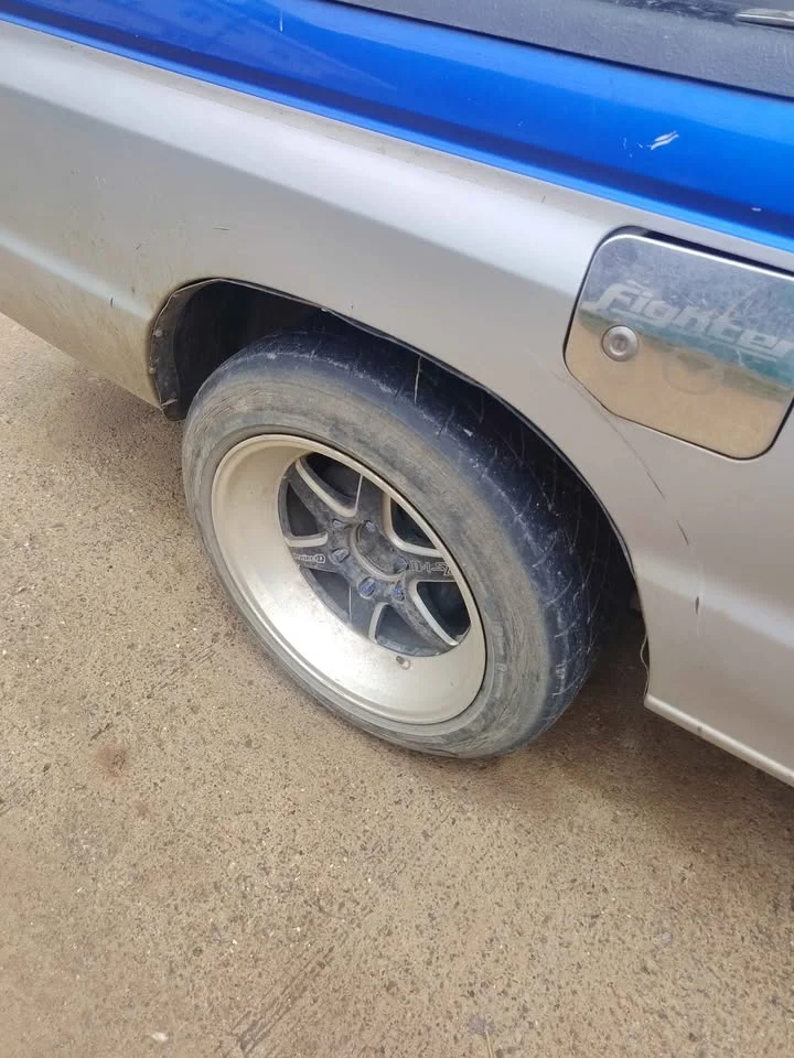 2002 Mazda 2500 Fighter V 3