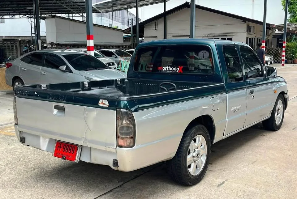2003 Mazda 2500 Fighter V 2