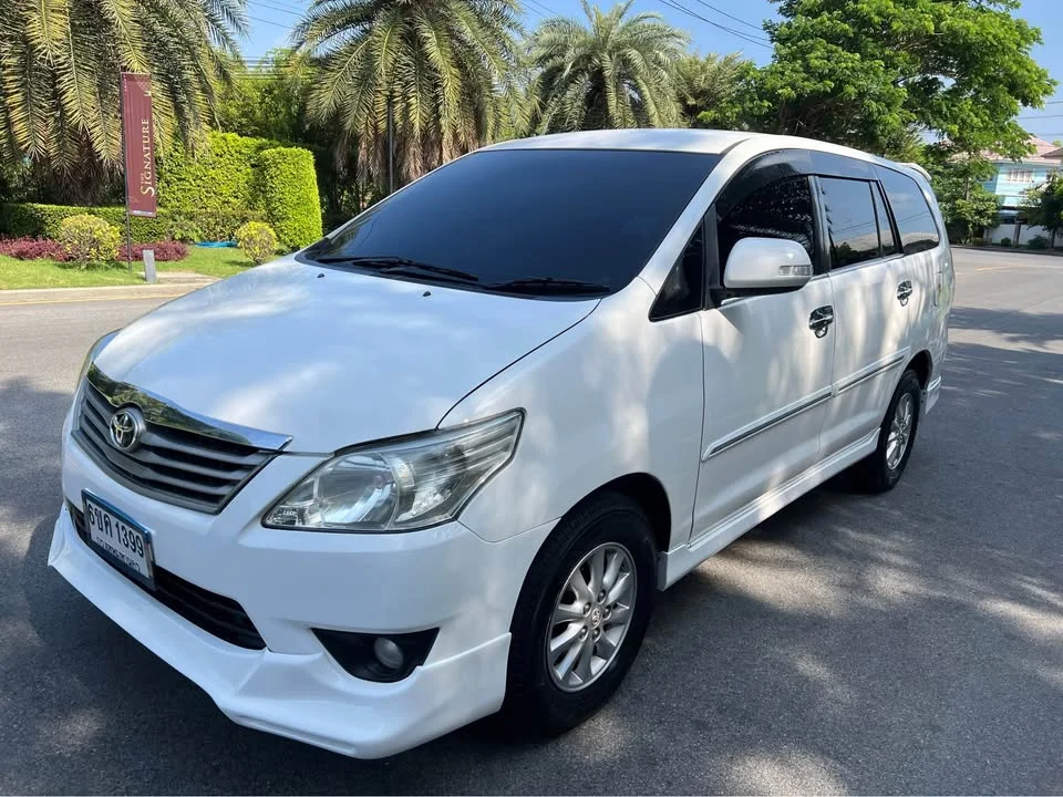 2013 Toyota Innova I 2