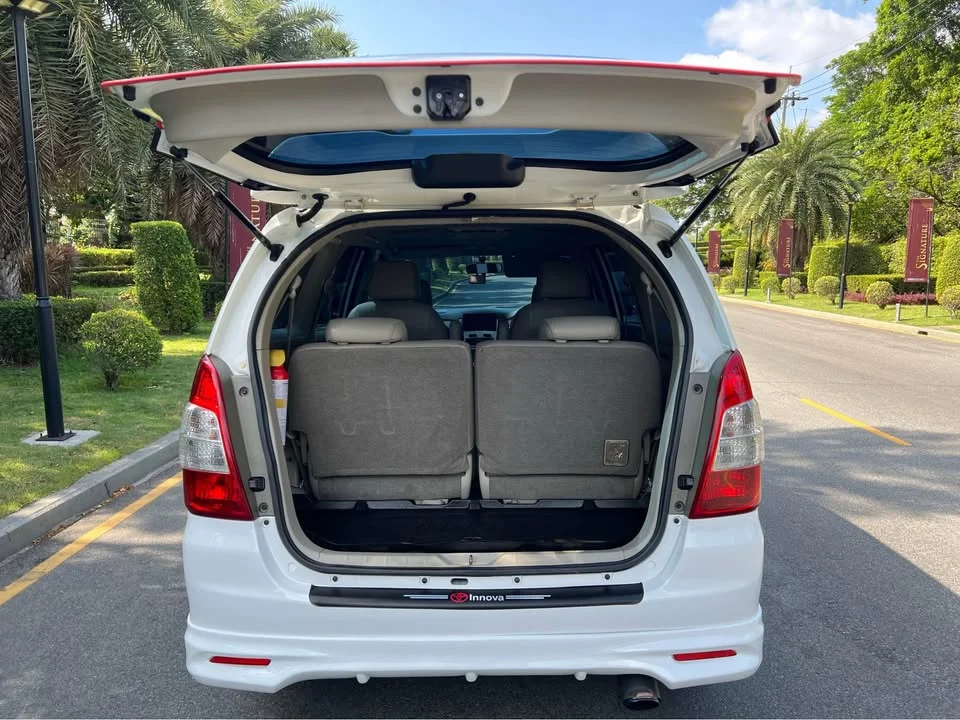 2013 Toyota Innova I 3