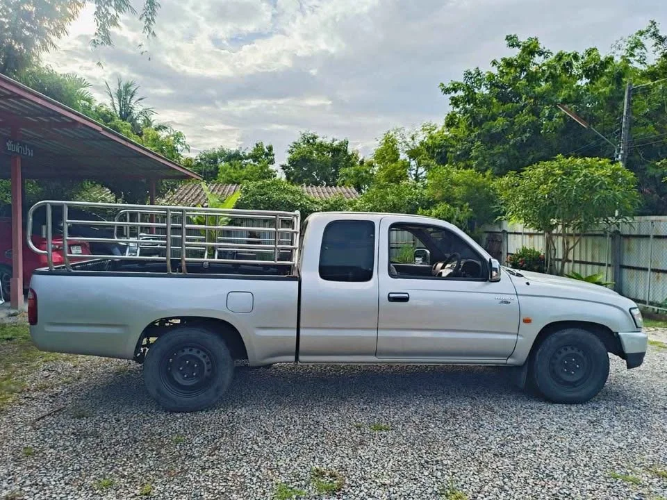 2003 Toyota Hilux Tiger VI 2