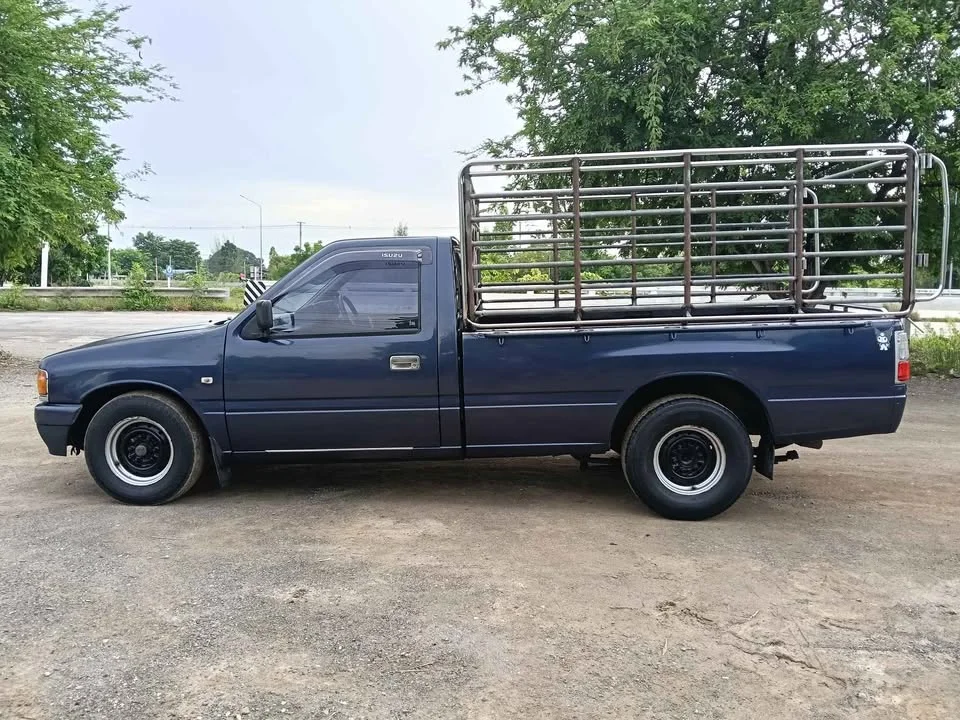 1990 Isuzu TFR III 3