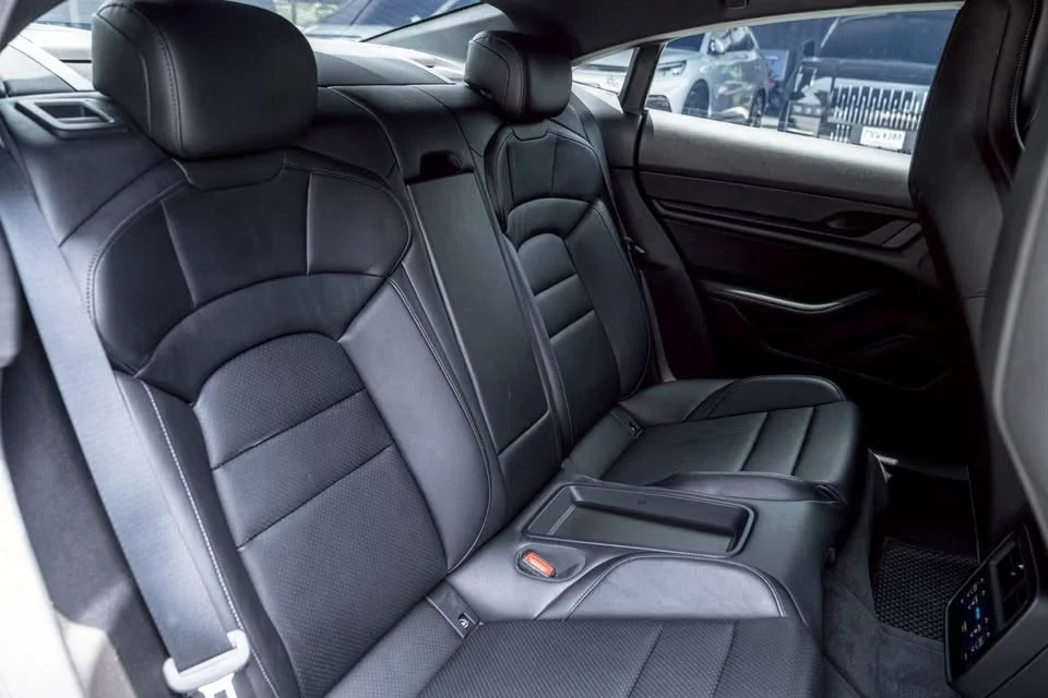 2021 Porsche Taycan 9J1 2