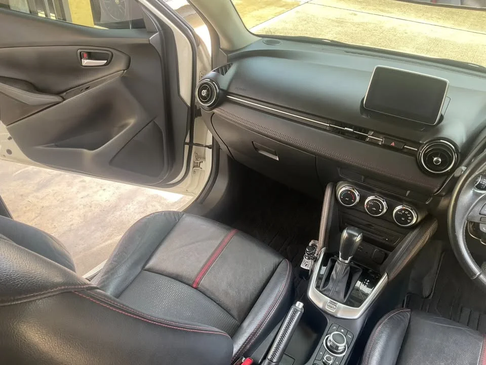 2016 Mazda 2 III 2