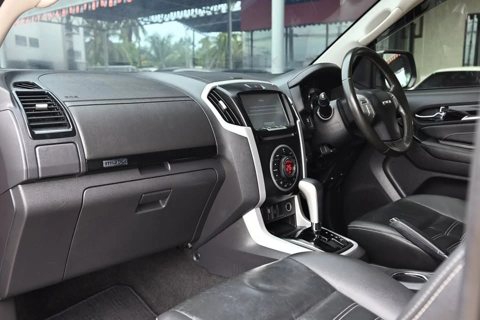 2019 Isuzu MU-X I 3