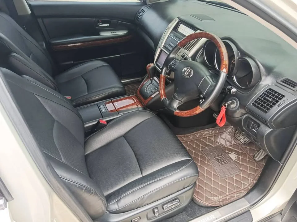 2004 Toyota Harrier II 3