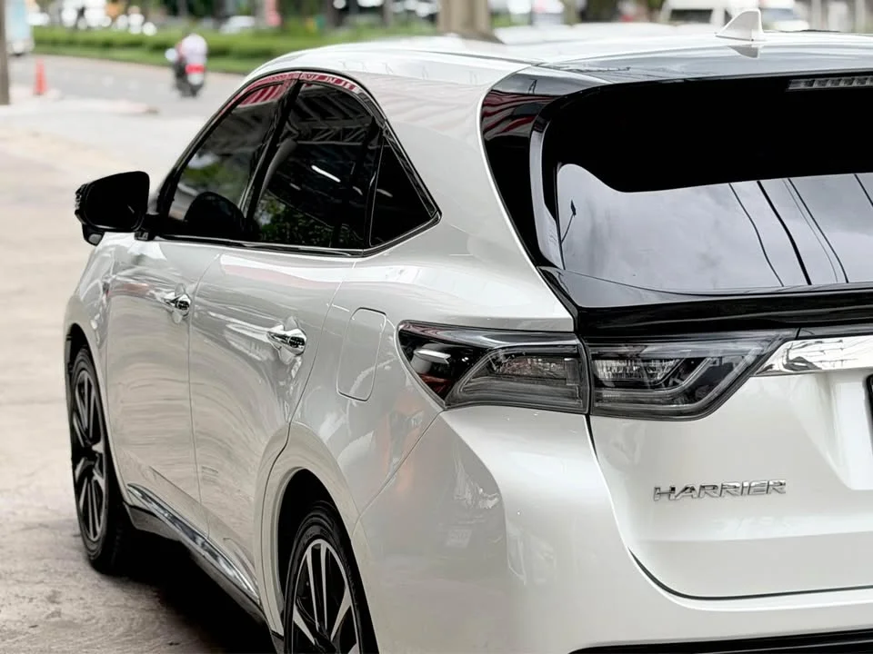 2015 Toyota Harrier III 3