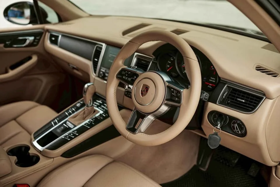 2016 Porsche Macan I 2