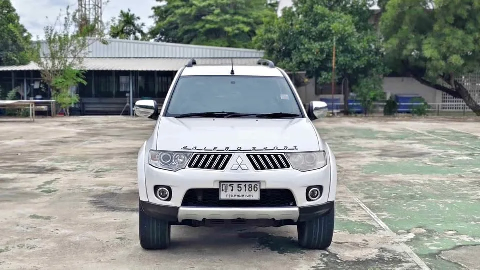 2011 Mitsubishi Pajero Sport II 2