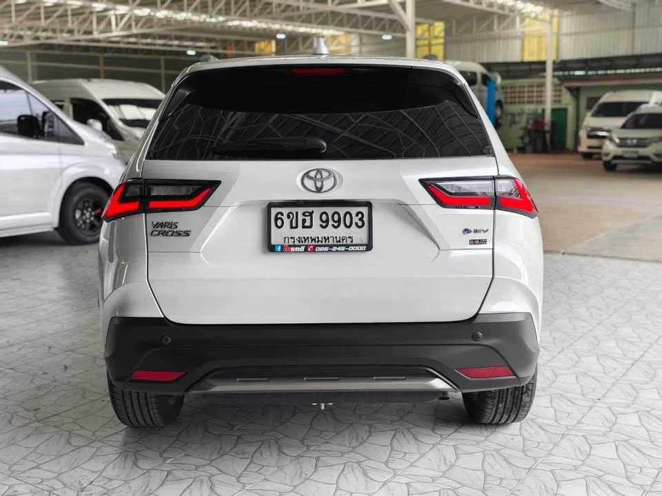 2025 Toyota Yaris Cross AC200 2