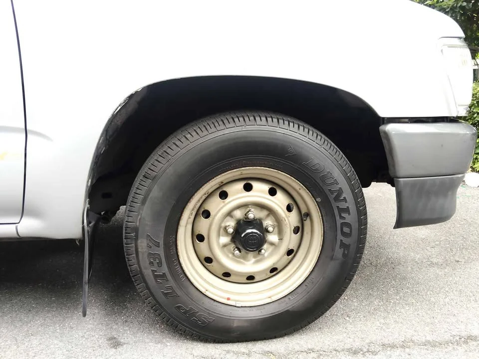 2000 Toyota Hilux Tiger VI 2