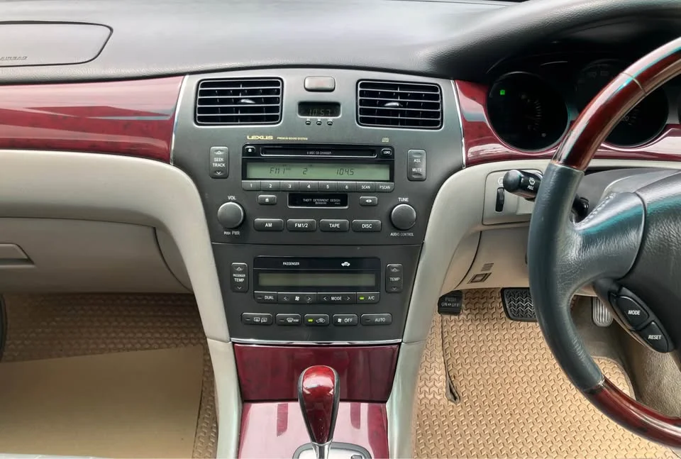 2002 Lexus ES IV 3