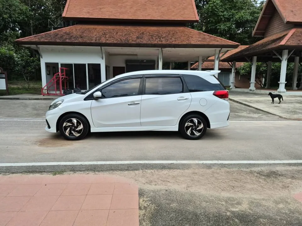 2016 Honda Mobilio II 2
