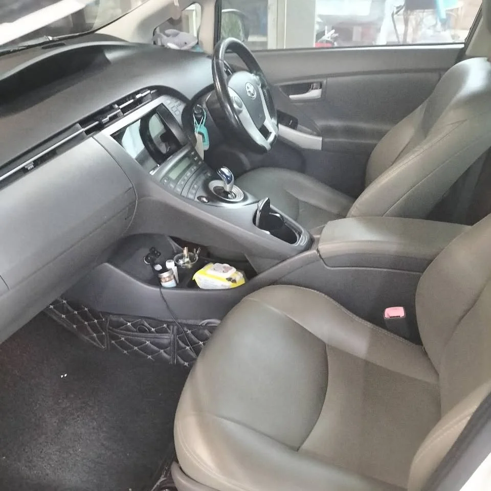 2011 Toyota Prius III 2