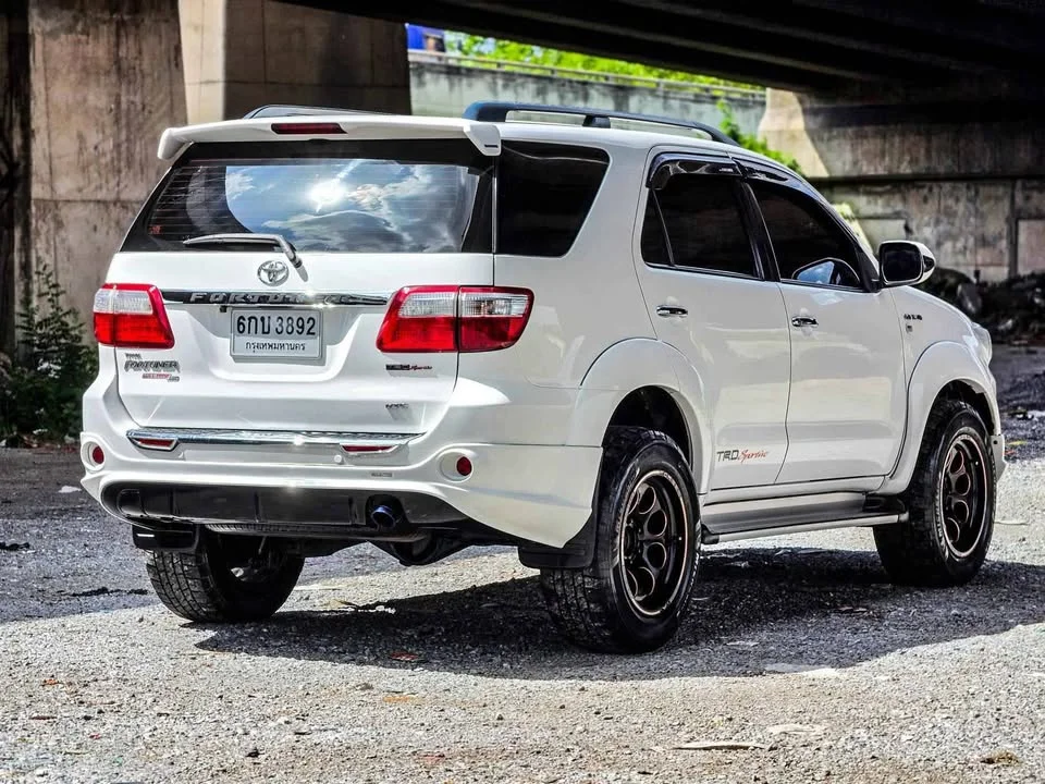 2009 Toyota Fortuner I 3