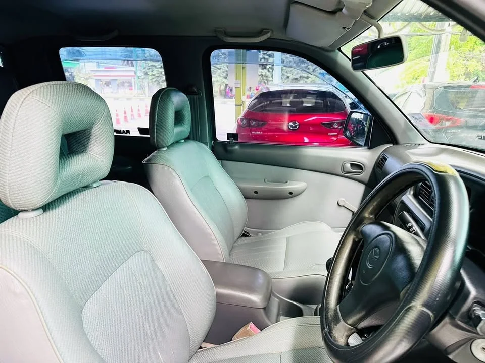 2001 Mazda 2500 Fighter V 3