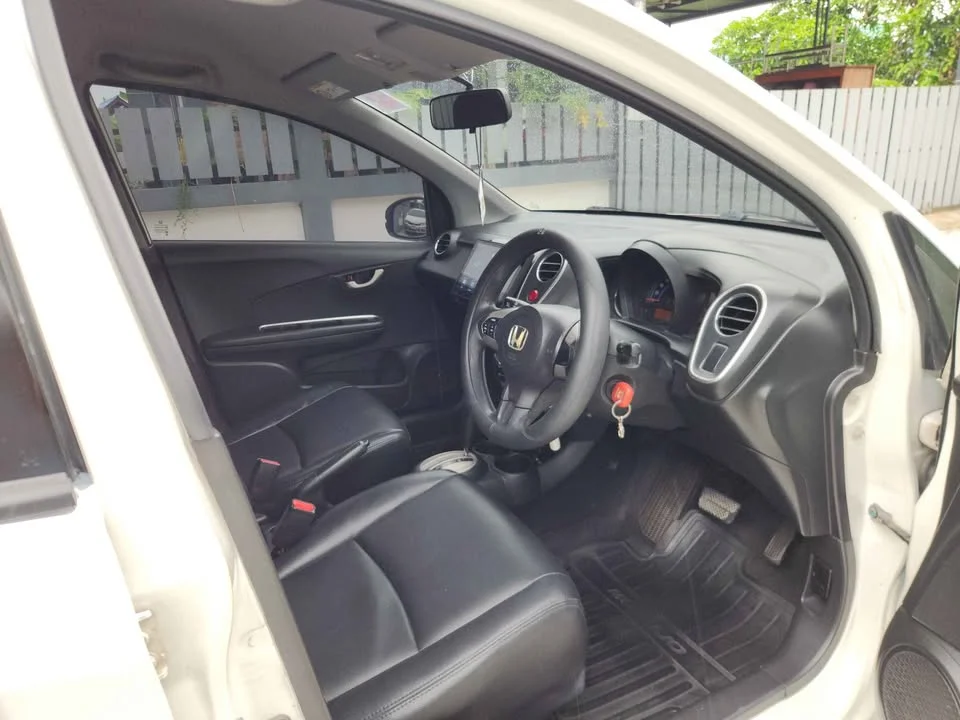 2015 Honda Mobilio II 2