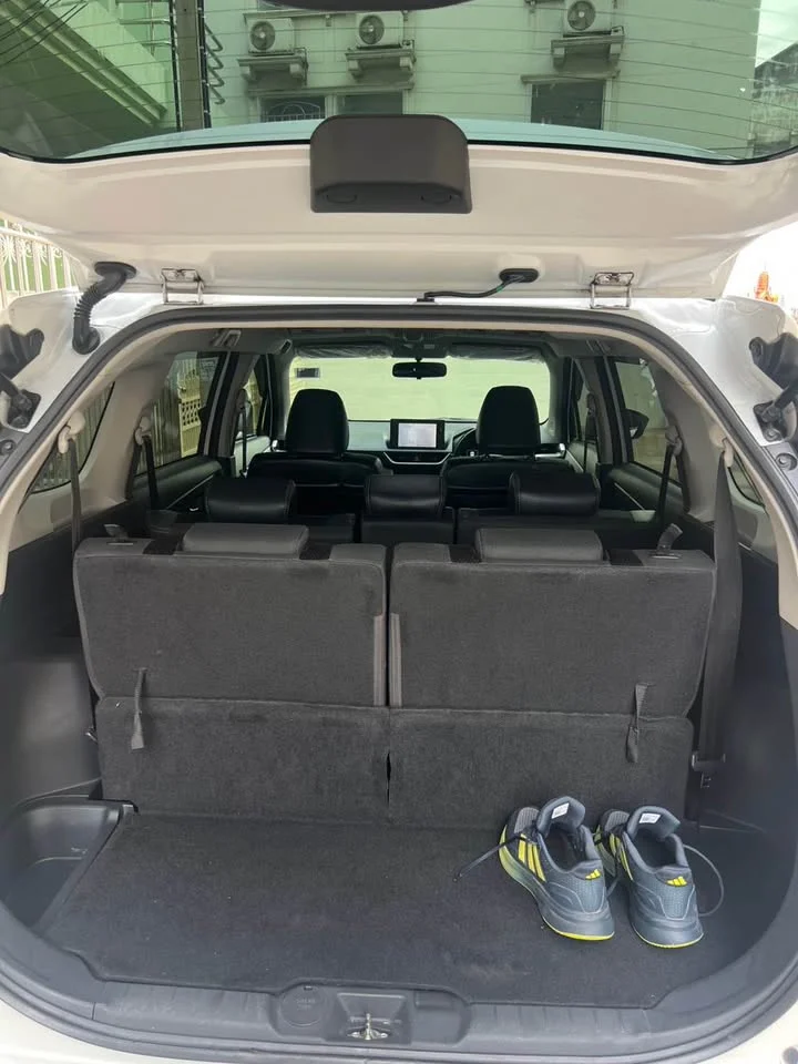 2013 Toyota Veloz III 2