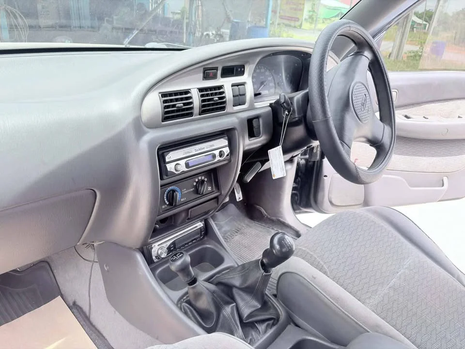 2003 Mazda 2500 Fighter V 3