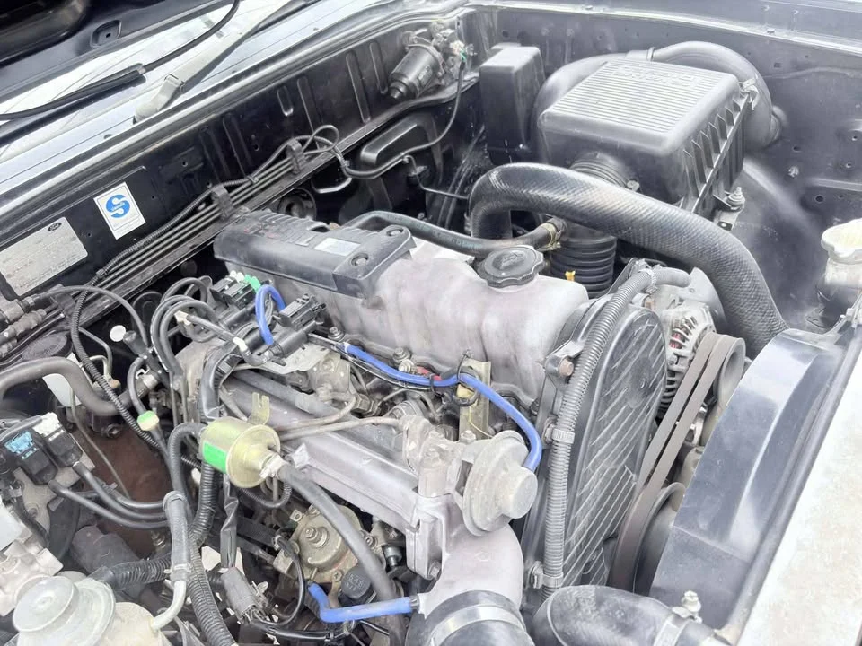 2003 Mazda 2500 Fighter V 2