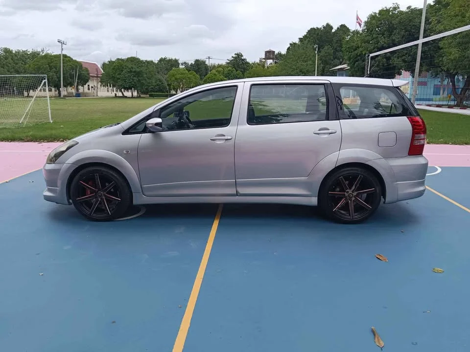 2004 Toyota Wish I 2